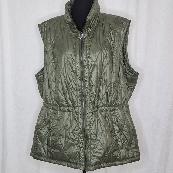 Lane Bryant Plus Size Quilted Vest - Size 22/24 - Picture 3 of 16